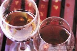 喝红酒吃感冒药有影响吗