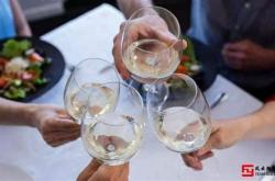 喝红酒厉害的人