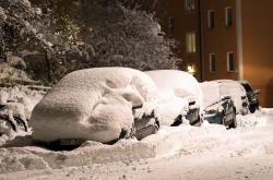 冬季行车安全秘籍，如何在冰雪中驾驭自如