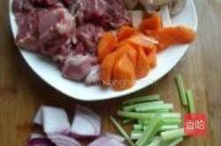 红酒闷牛肉