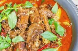 饭店铁锅炖大鹅
