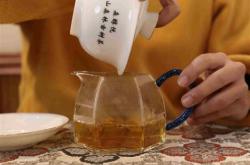 可以用卫生纸蘸茶叶水敷脸吗