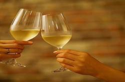 怎么喝红酒美容比较好呢图片