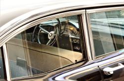 汽车保养时是否需要更换火花塞，重要性、时机与维护指南