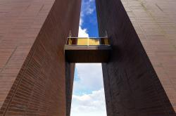 探索100个传统文化，连接过去与未来的桥梁