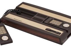 探索互动娱乐，大型游戏机中的问答游戏世界