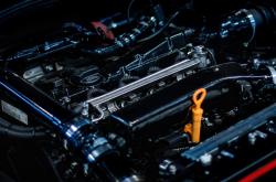 汽车保养中火花塞更换的必要性与成本解析